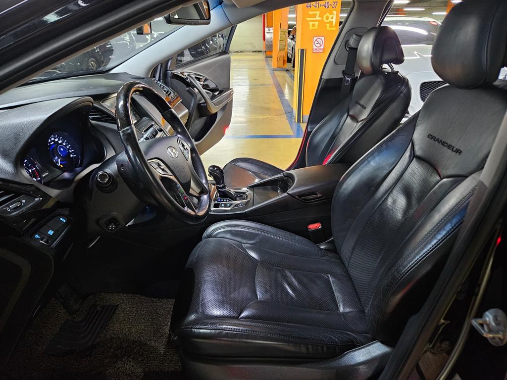 HYUNDAI Grandeur 2014 Negro - Importación desde Corea - HF Imports Iquique - Foto 16