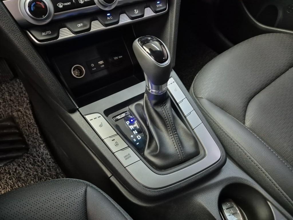 HYUNDAI Avante - Vista 7