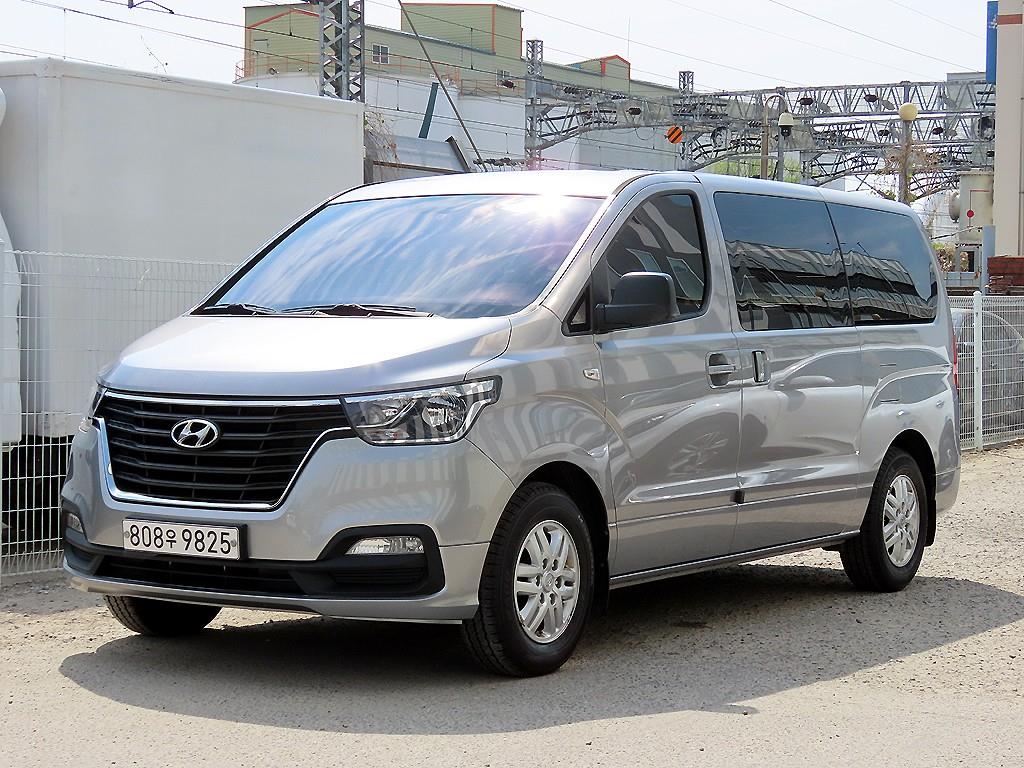 HYUNDAI Starex - Vista 2