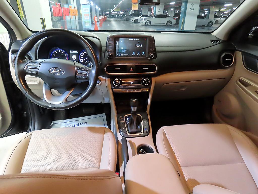 HYUNDAI Kona - Vista 10