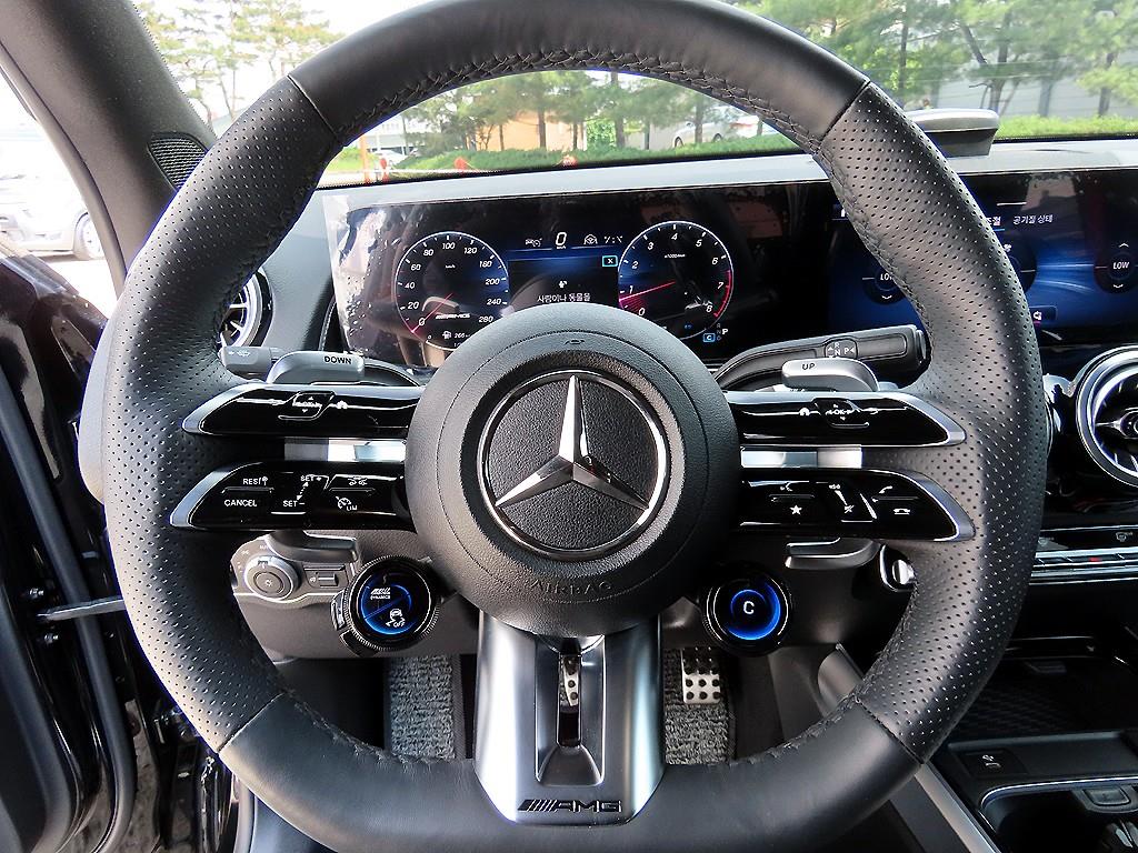 Mercedes Benz GLB Class - Vista 8