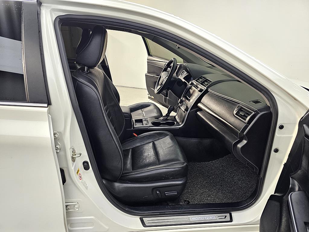 Toyota Camry - Vista 11