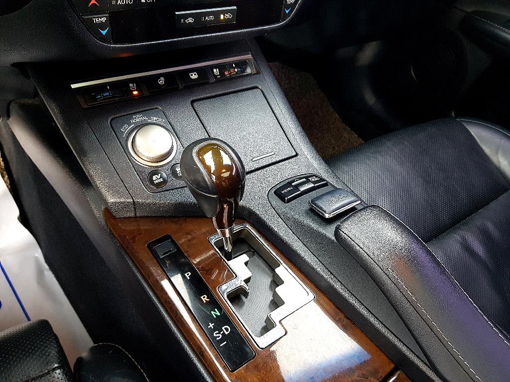 Lexus ES - Vista 12