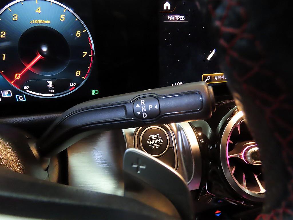Mercedes Benz GLB Class - Vista 12