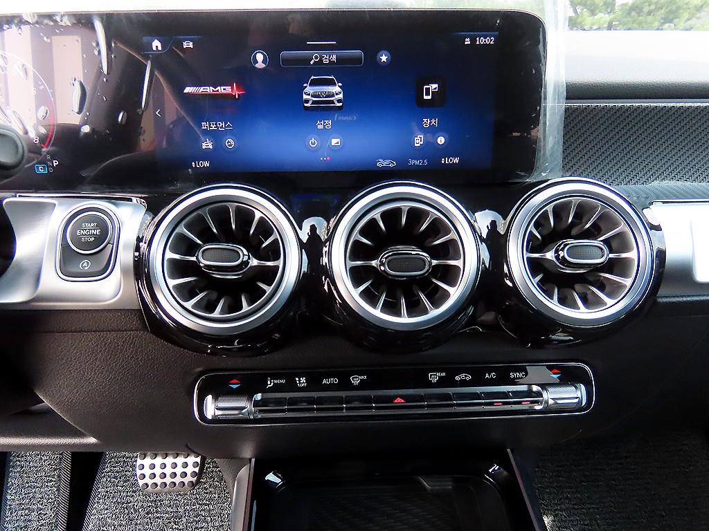 Mercedes Benz GLB Class - Vista 12