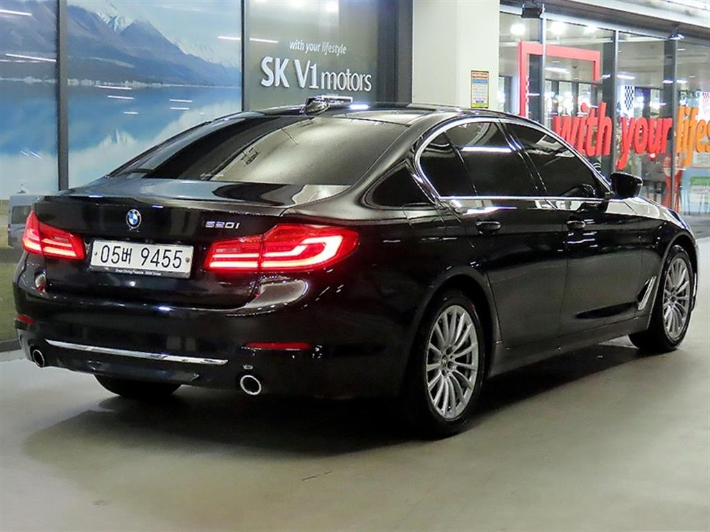 BMW 5 Series - Vista 4