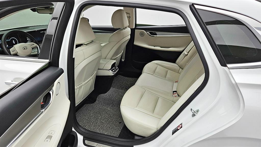 HYUNDAI Grandeur - Vista 8