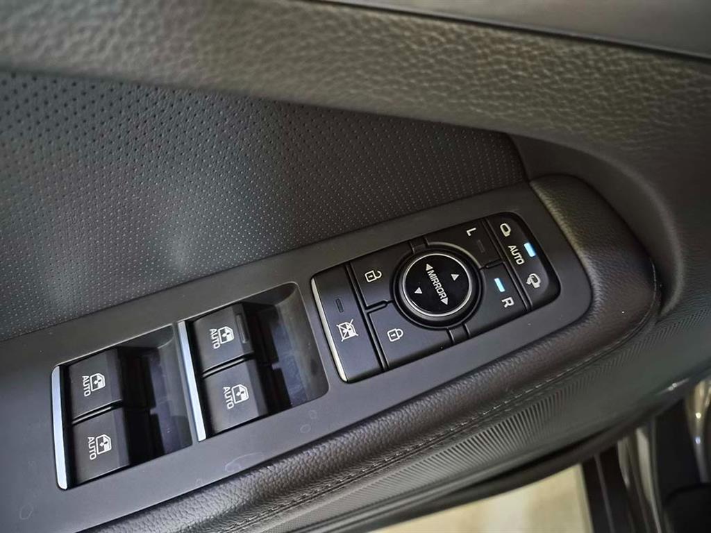 Genesis G80 - Vista 12