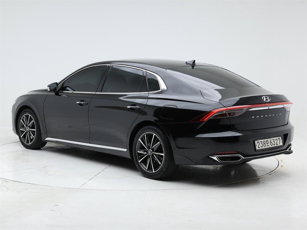 HYUNDAI Grandeur - Vista 7
