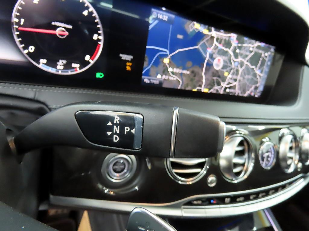 Mercedes Benz S Class - Vista 10