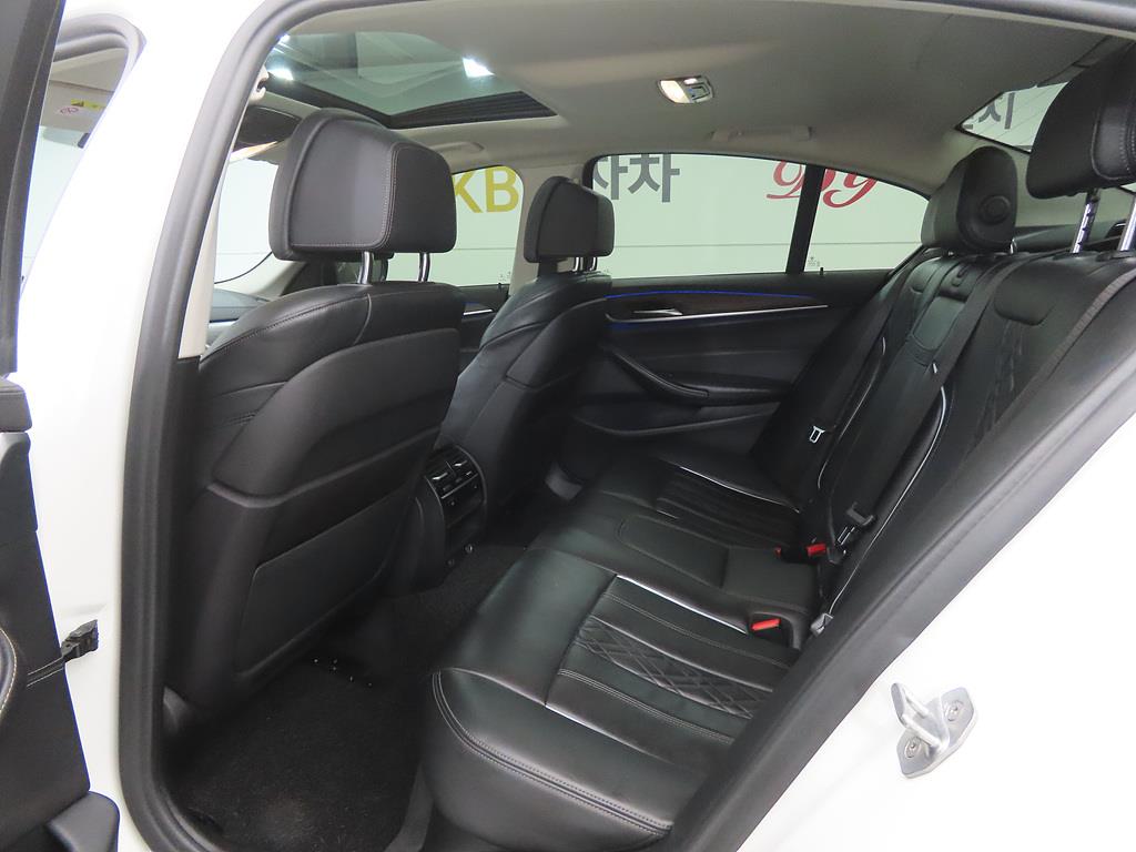 BMW 5 Series - Vista 5