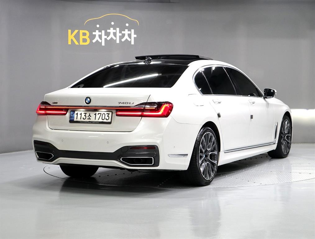 BMW 7 Series - Vista 3