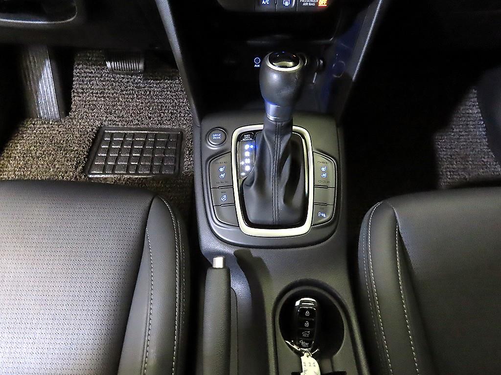 HYUNDAI Kona - Vista 12