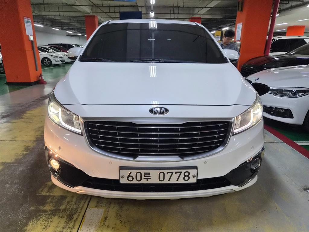 KIA Carnival 2016 Blanco - Importación desde Corea - HF Imports Iquique - Foto 1