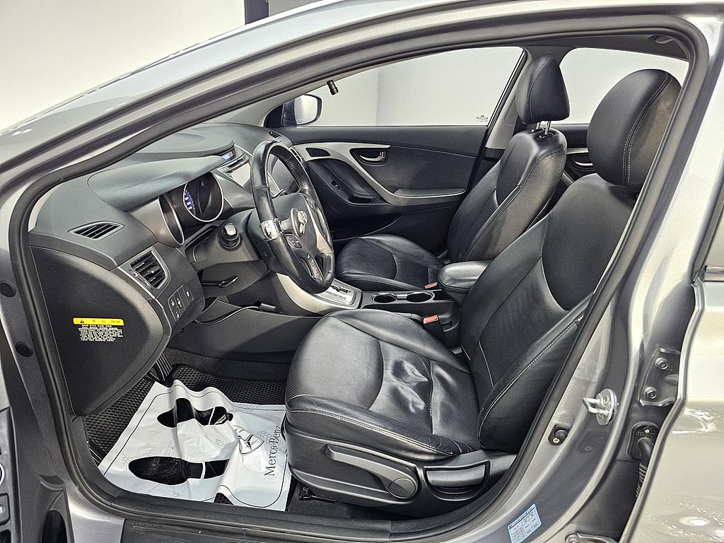 HYUNDAI Avante - Vista 8