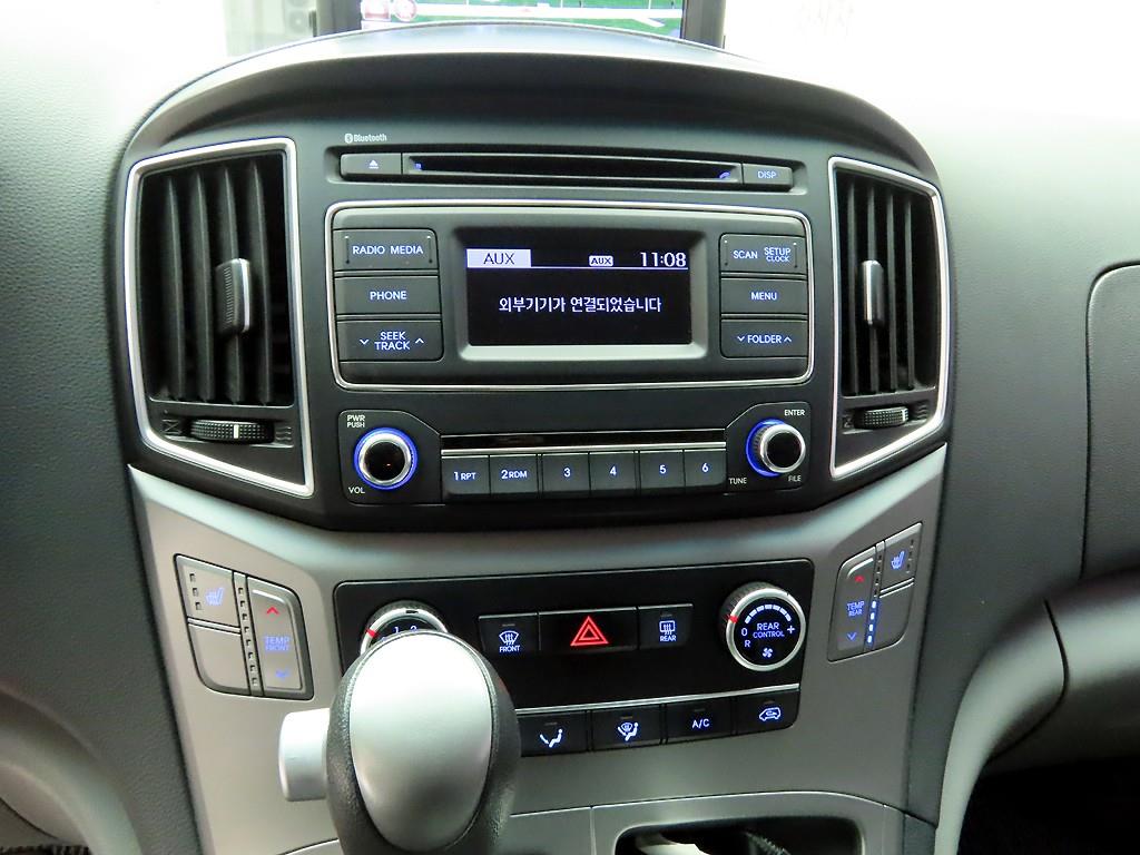 HYUNDAI Starex - Vista 9