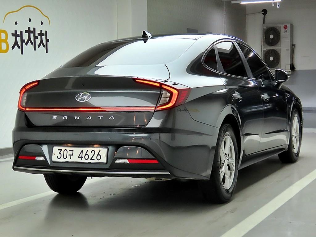 HYUNDAI Sonata - Vista 4