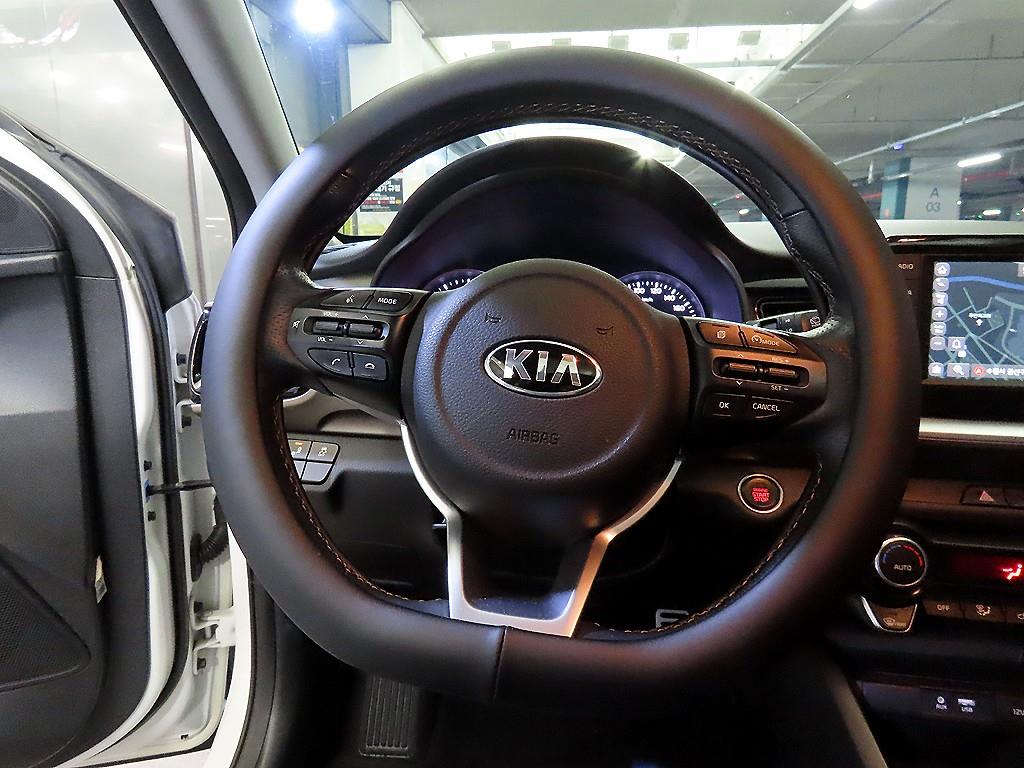 KIA Stonic - Vista 7