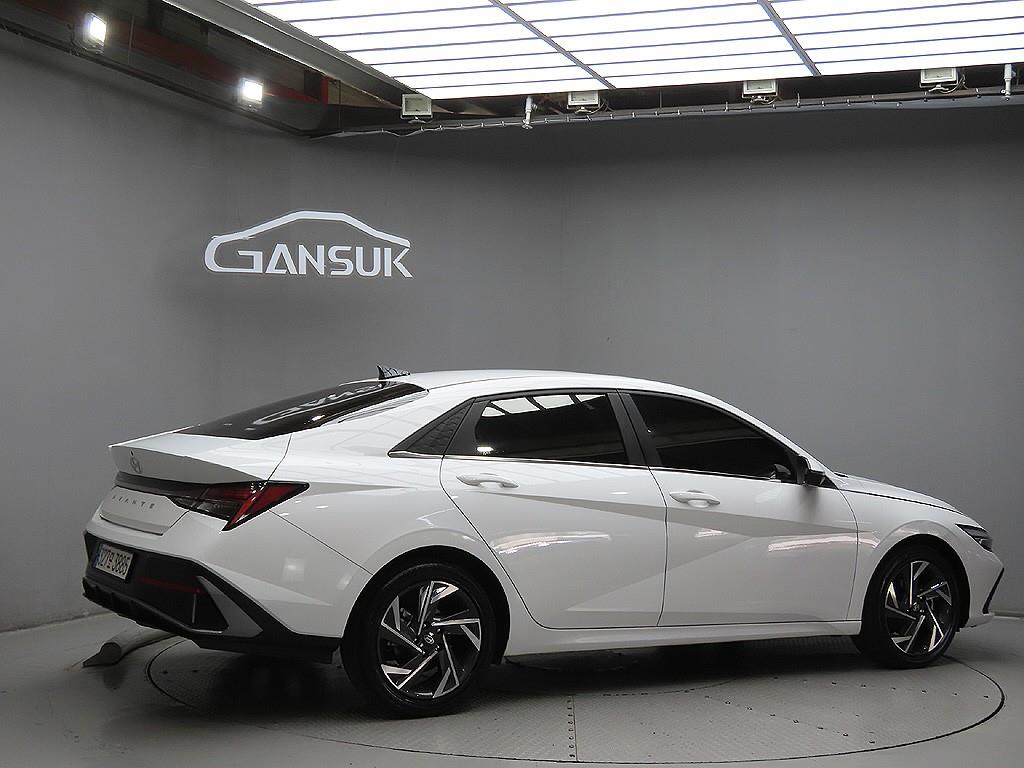 HYUNDAI Avante - Vista 7