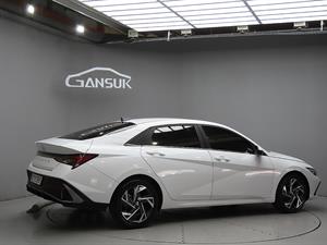 HYUNDAI Avante - Vista 8