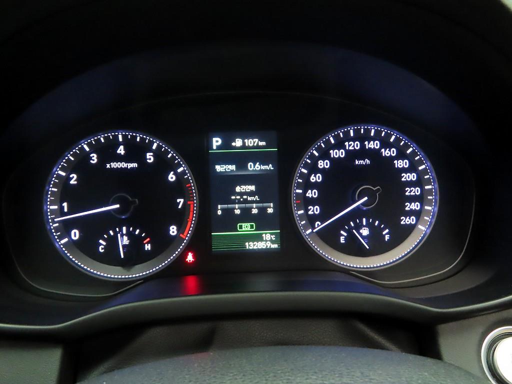 HYUNDAI Grandeur - Vista 5