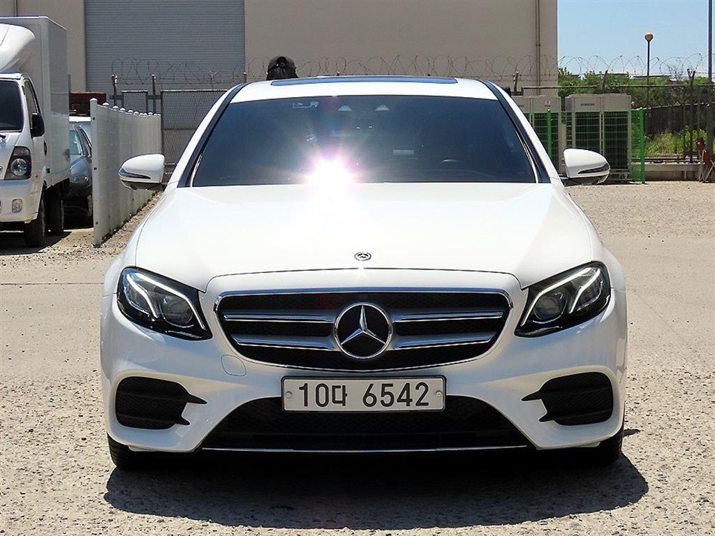 Mercedes Benz E class 2018 Blanco - Importación desde Corea - HF Imports Iquique - Foto 1