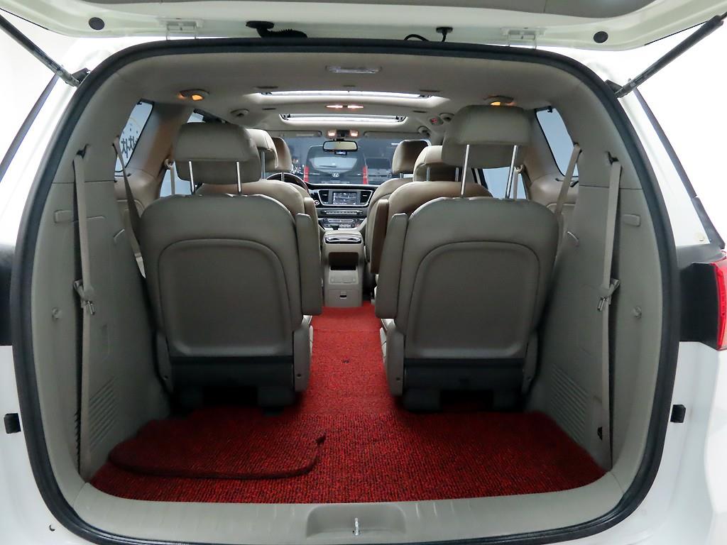 KIA Carnival - Vista 5