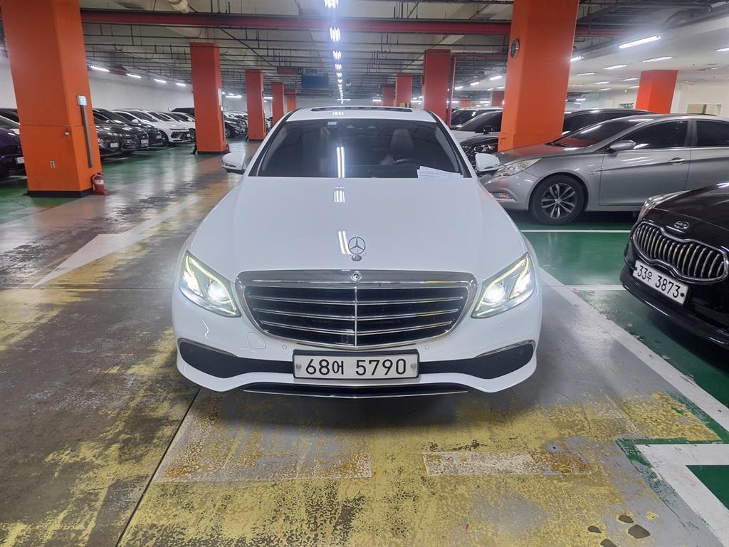 Mercedes Benz E class 2019 Blanco - Importación desde Corea - HF Imports Iquique - Foto 1