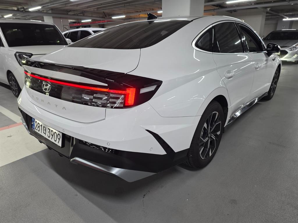 HYUNDAI Sonata - Vista 4