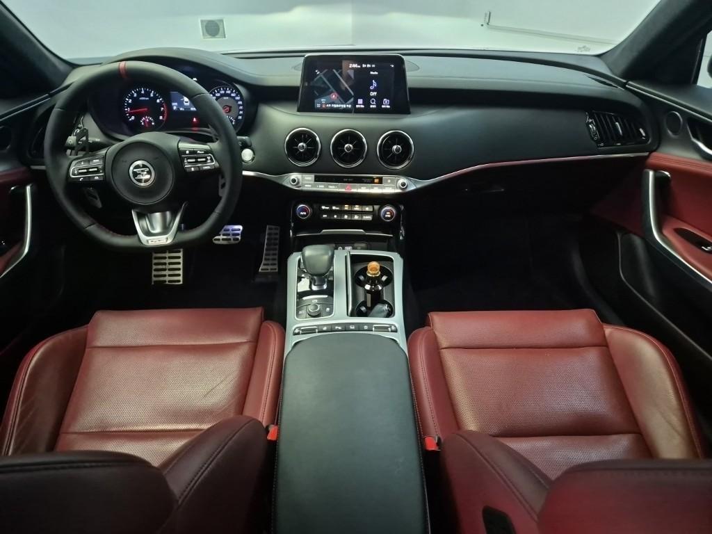 KIA Stinger - Vista 7