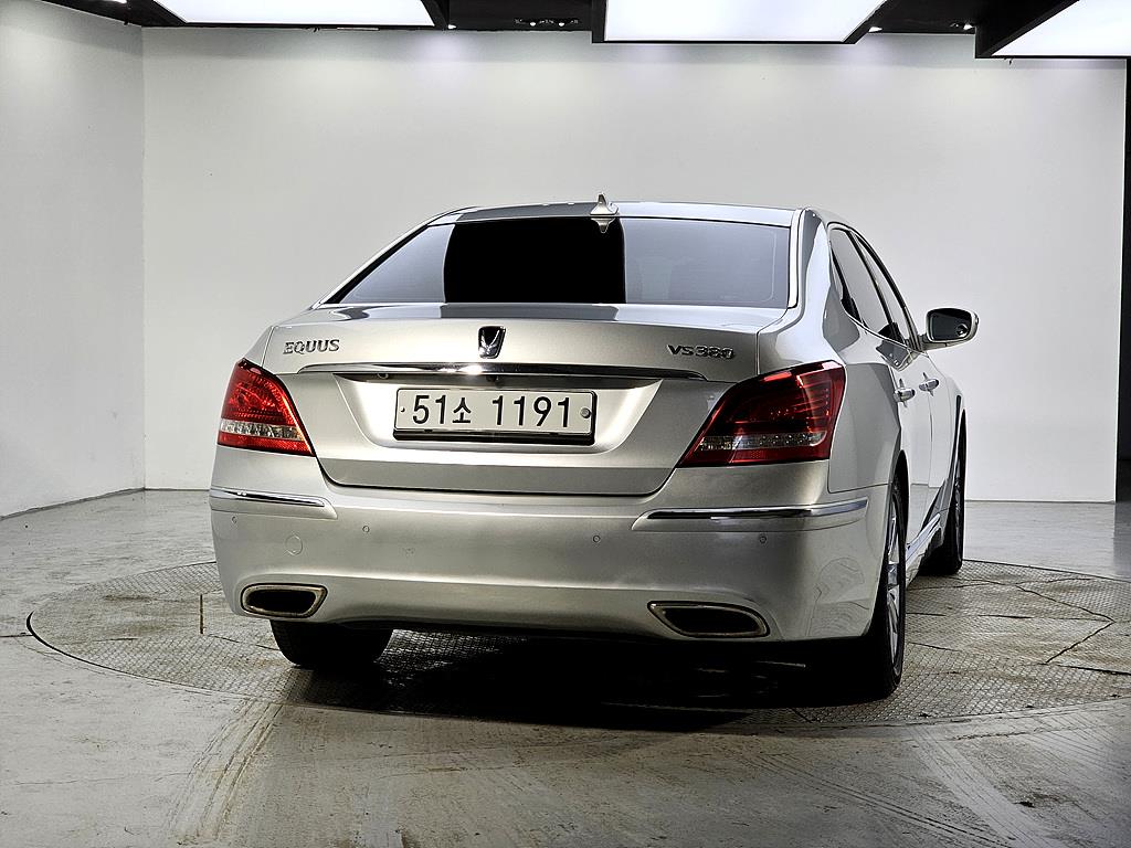 HYUNDAI Equus - Vista 3