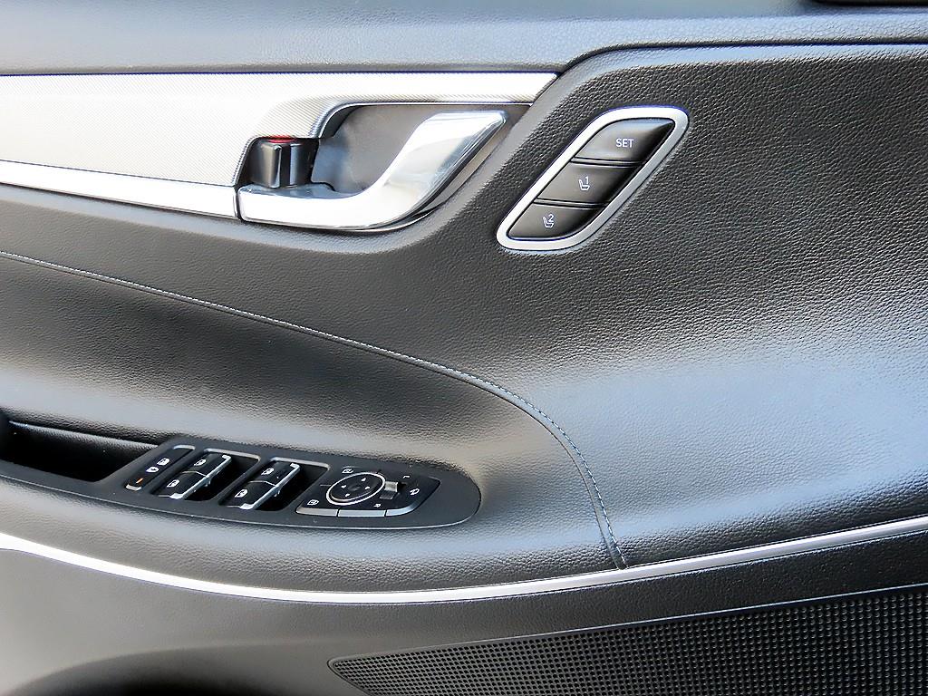 HYUNDAI Grandeur - Vista 11