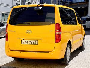 HYUNDAI Starex - Vista 8
