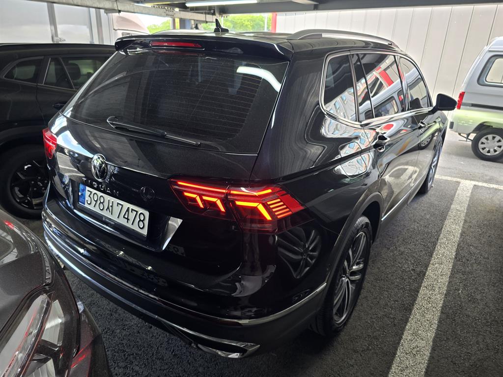 Volkswagen Tiguan - Vista 4