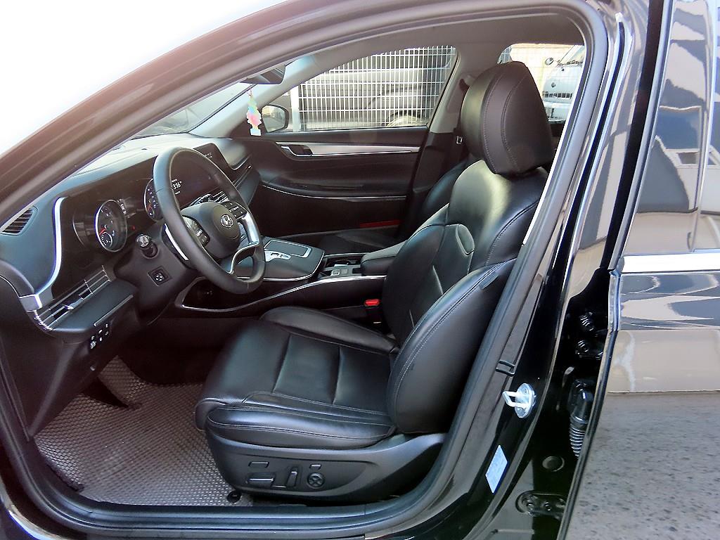 HYUNDAI Grandeur - Vista 5