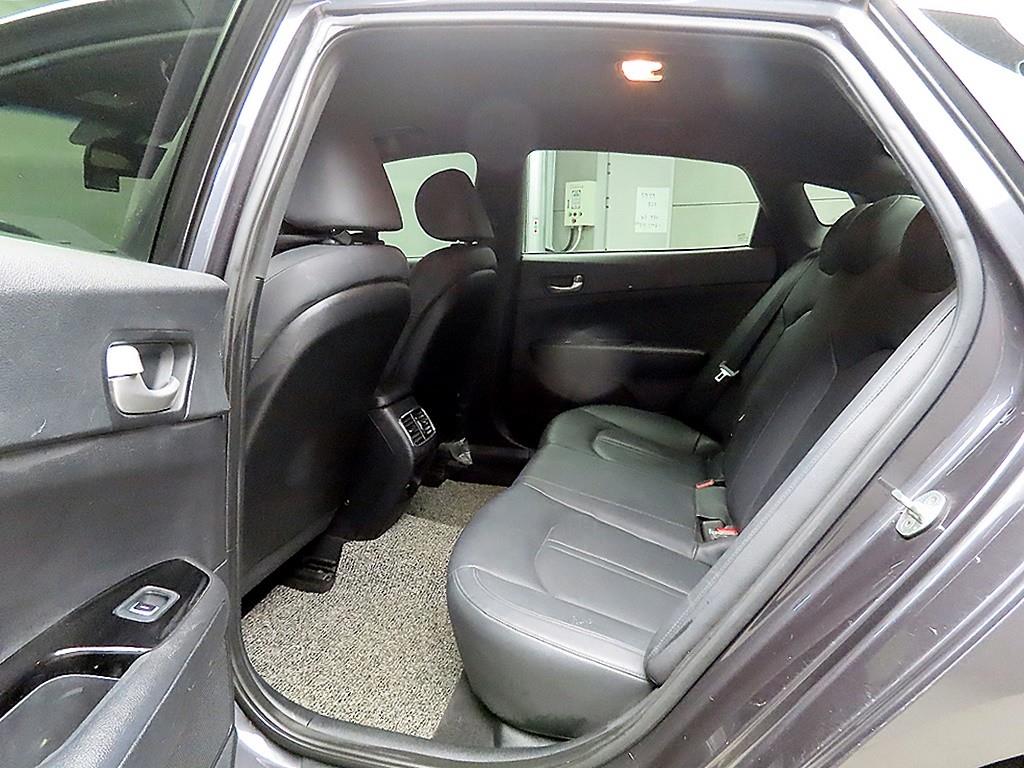 KIA K5 - Vista 6