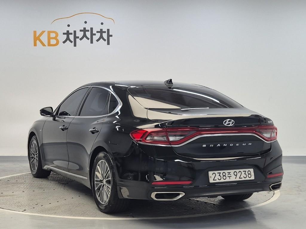 HYUNDAI Grandeur - Vista 3