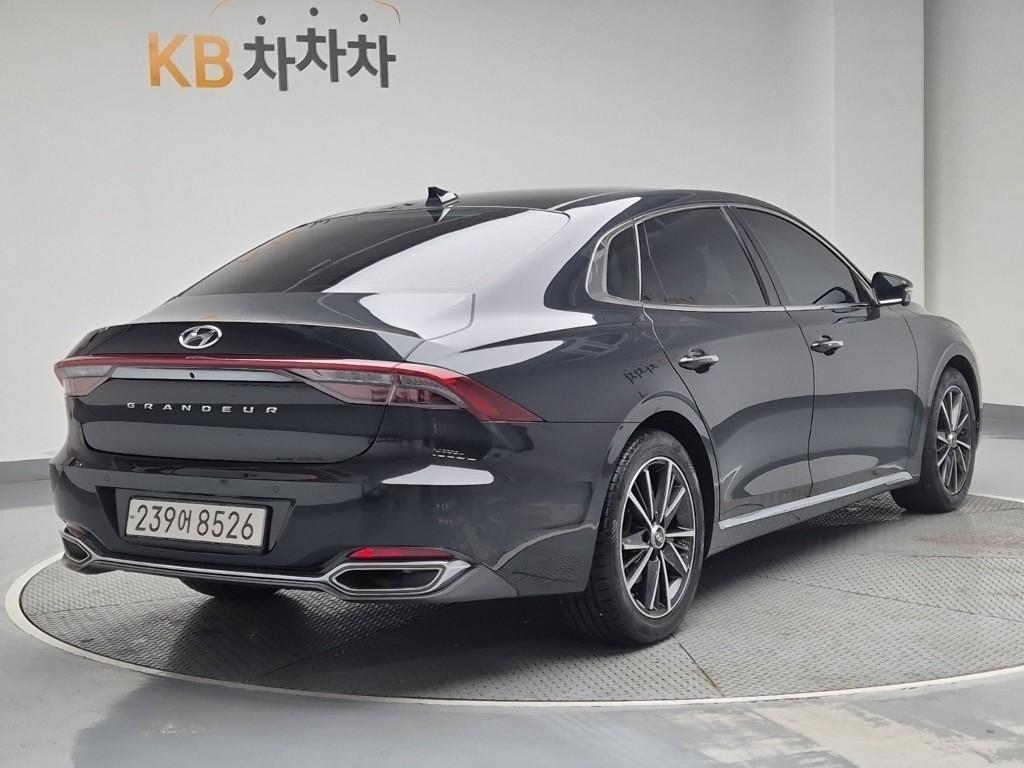 HYUNDAI Grandeur - Vista 3