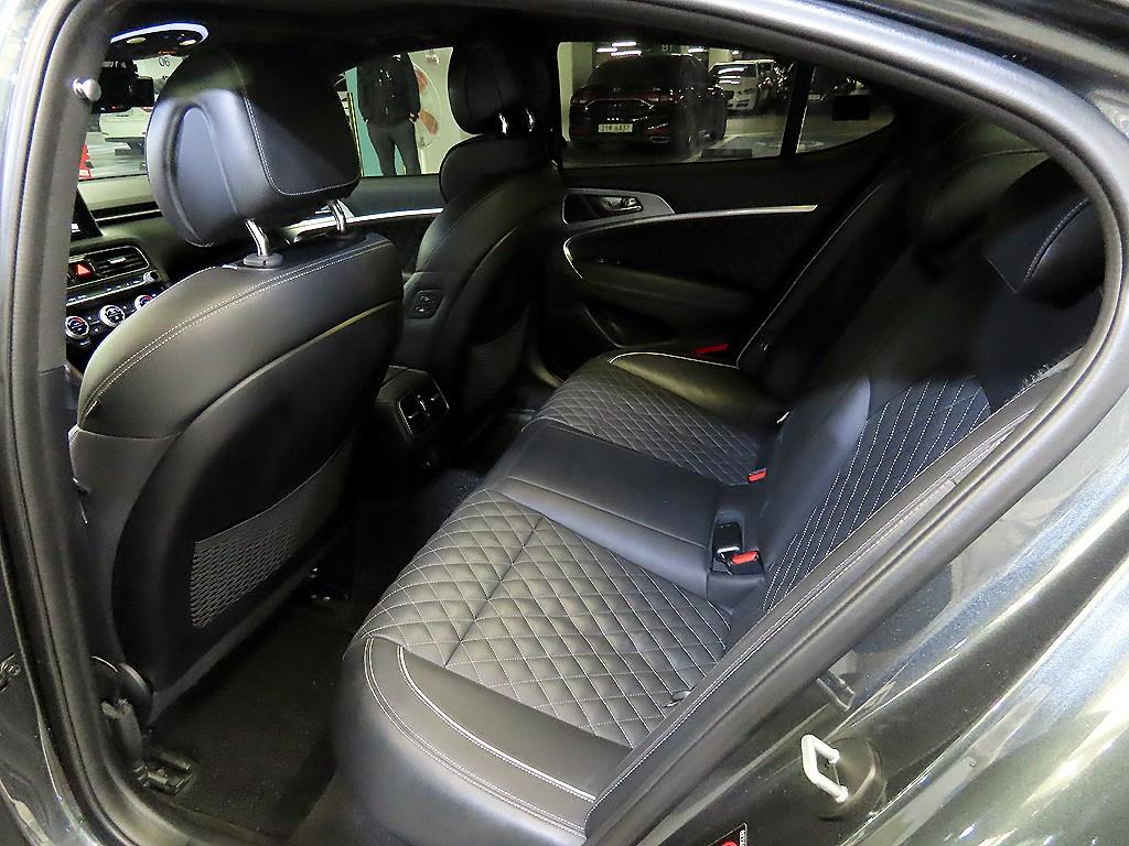 Genesis G70 - Vista 7