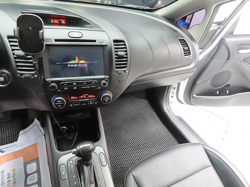 KIA K3 2014 Blanco - Importación desde Corea - HF Imports Iquique - Foto 7