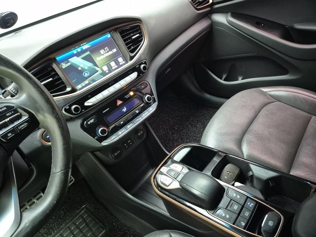 HYUNDAI Ioniq - Vista 10