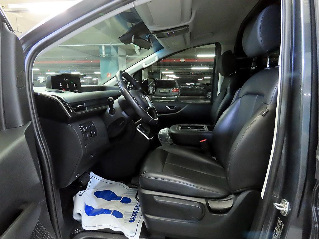 HYUNDAI Staria - Vista 6