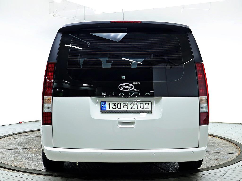 HYUNDAI Staria - Vista 5