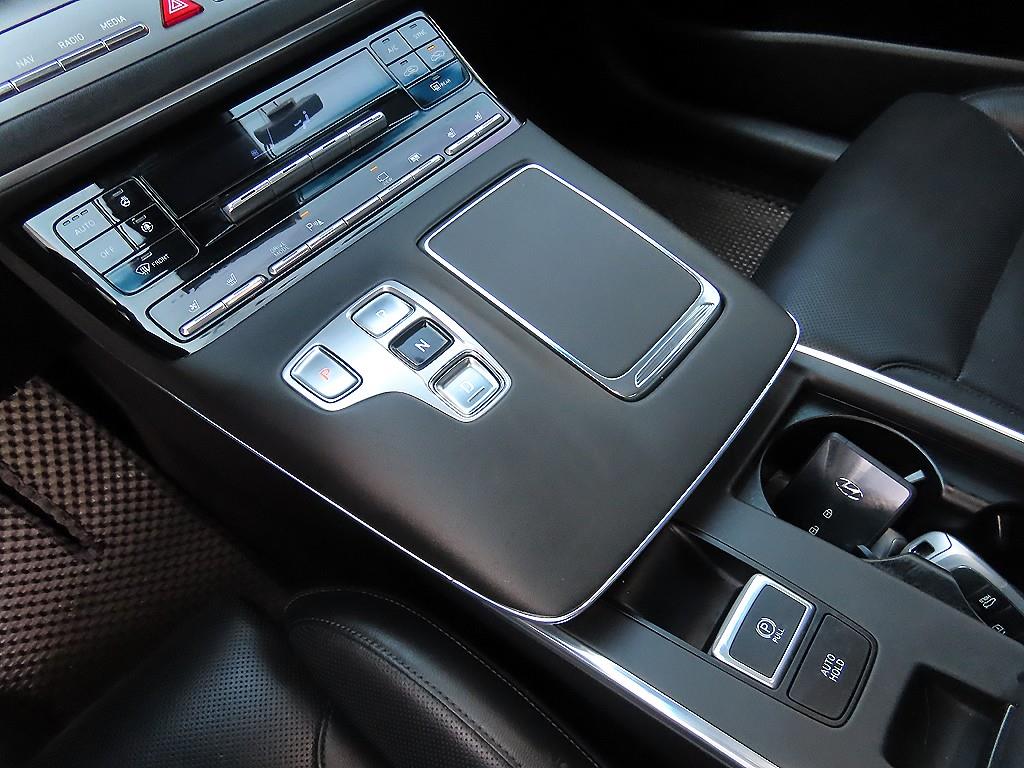 HYUNDAI Grandeur - Vista 10