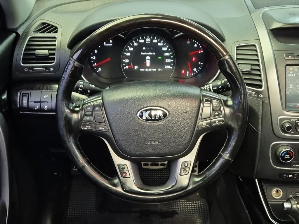 KIA Sorento - Vista 8