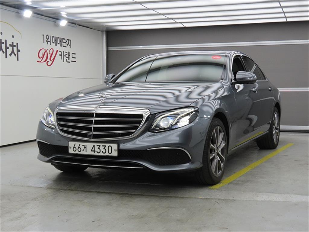 Mercedes Benz E class 2018 Gris - Importación desde Corea - HF Imports Iquique - Foto 1