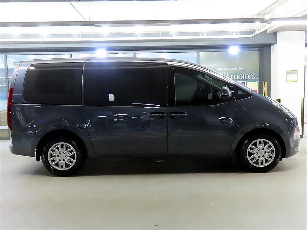 HYUNDAI Staria - Vista 3