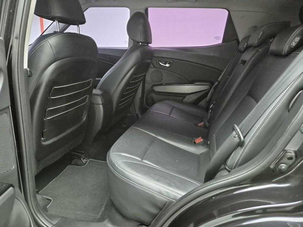 Ssangyong Tivoli - Vista 12