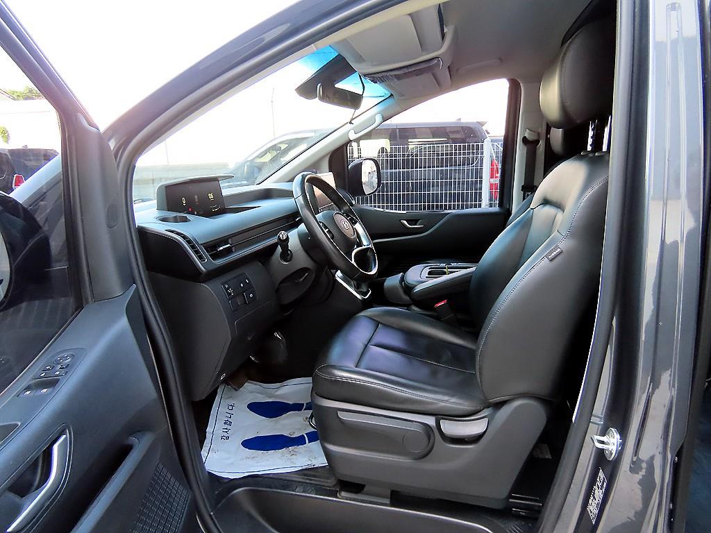 HYUNDAI Staria - Vista 5