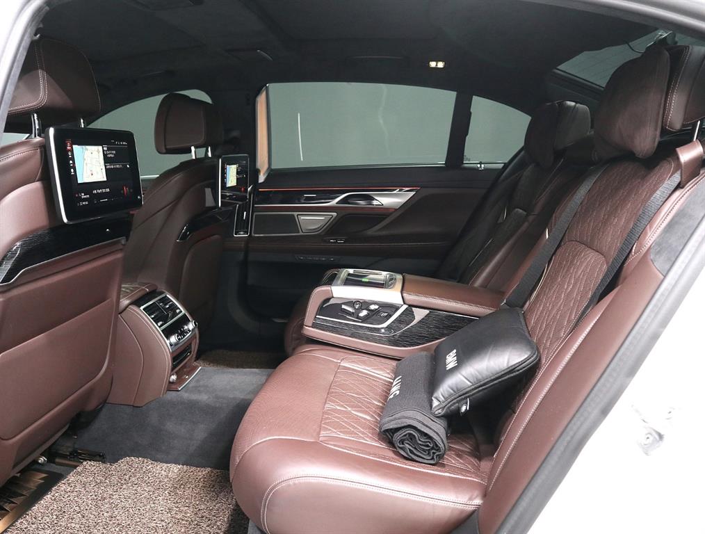 BMW 7 Series - Vista 10